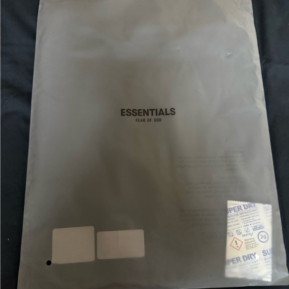 Fear of God Essentials Black Tee - Picture 5 of 6